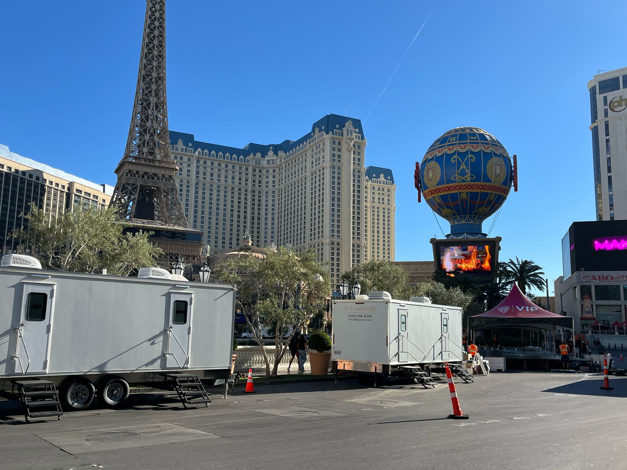 Denver large outdoor event luxury restroom trailer rental. Festival and concert bathroom trailer deployment